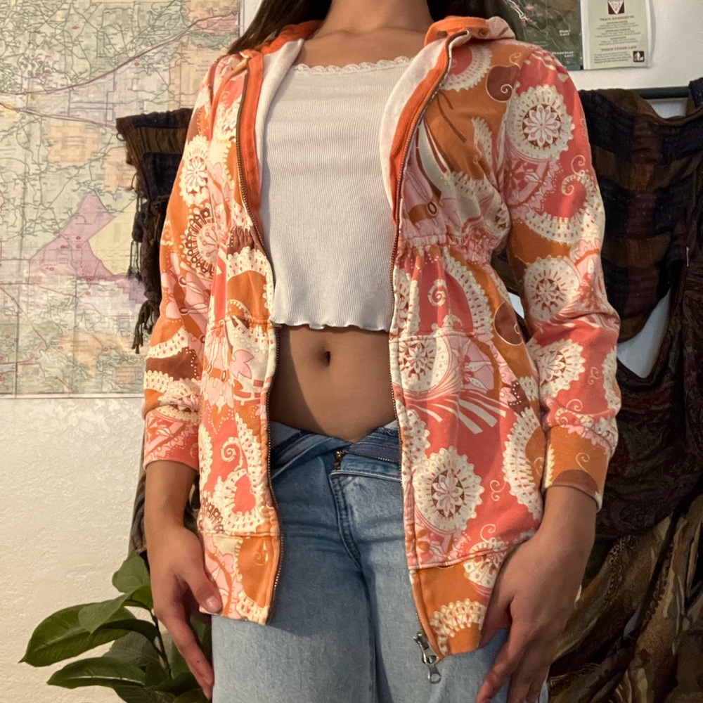 Sweater - Picture 4 of 4